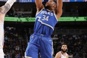 YIHAO-字母哥在篮网比赛中关键助攻，高光表现引发热议！的简单介绍