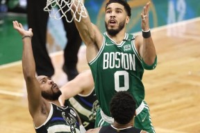 壹号娱乐-塔图姆巅峰对决，字母哥与80激战拜仁分钟，高光表现胜负难料！的简单介绍